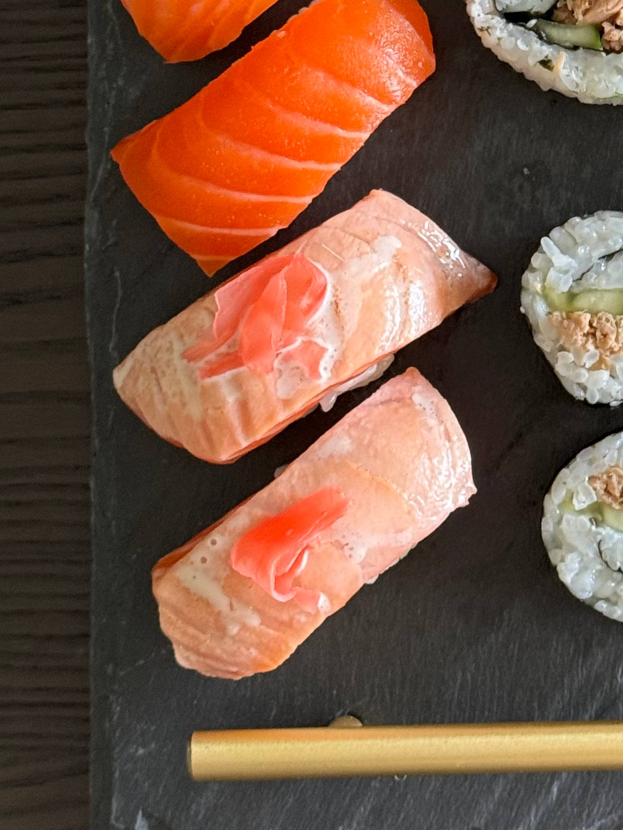 Salmon Aburi