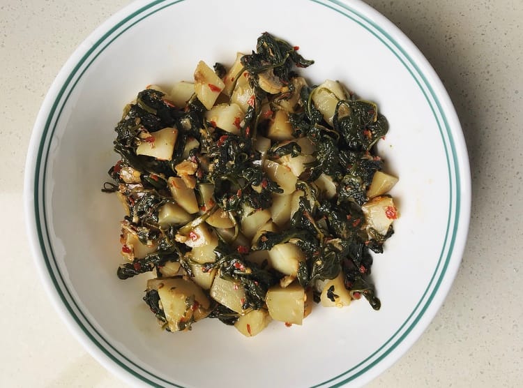Aloo Palak (Potatoes & Spinach Sabzi)
